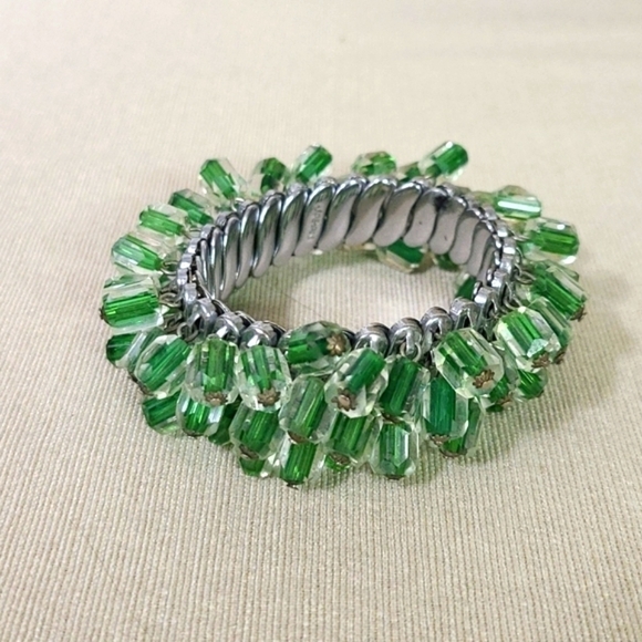 VINTAGE Made in Japan 60s Bracelet Green Glass and Silver Metal - Picture 1 of 6